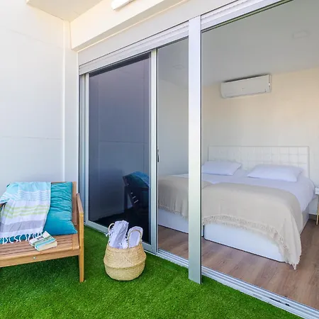 Flatguest Luxury Terrace Loft - Wifi Apartment *