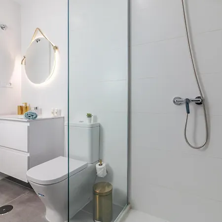 Flatguest Luxury Terrace Loft - Wifi Apartment